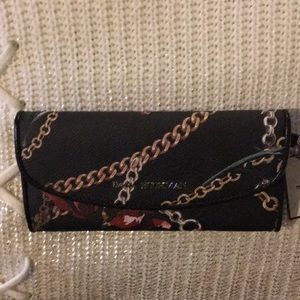 Dana Bachman clutch